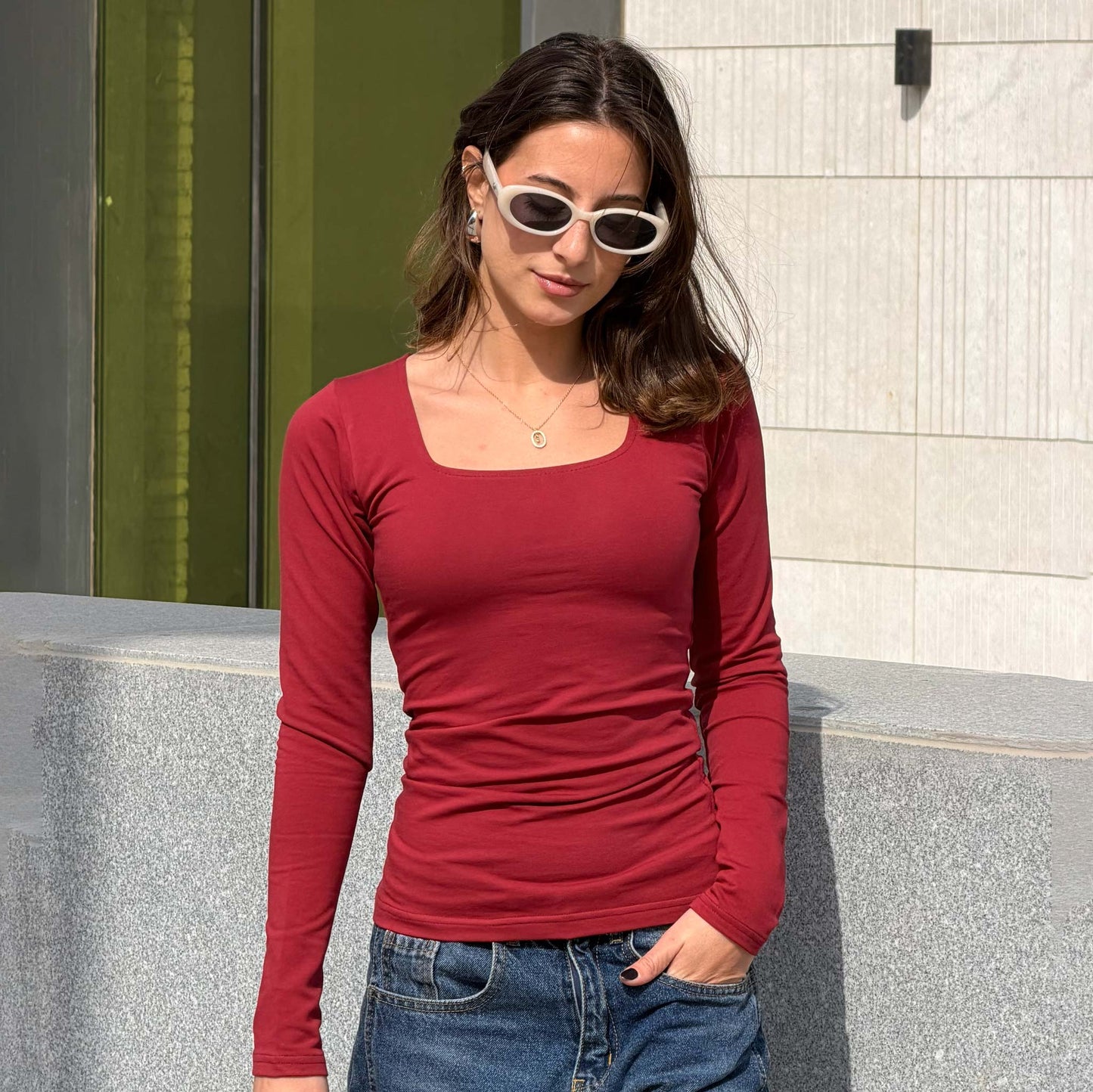 بلوزة بأكمام طويلة ورقبة مربعة (A85)